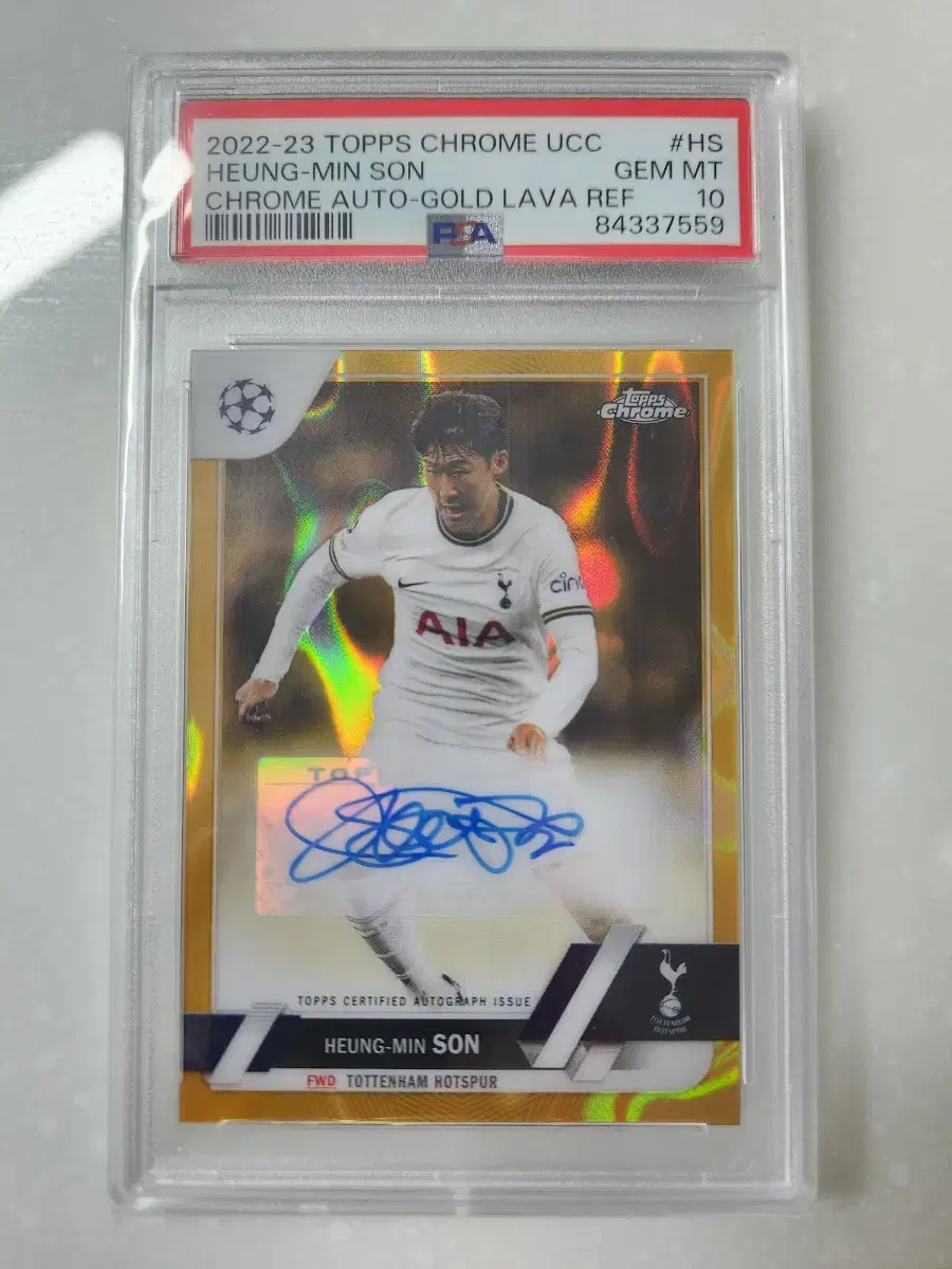 トッテナム・ソン・フンミンオートカードPSA10がサッカーを売っ